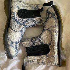 Dr Martens Snake Skin boot SZ 7